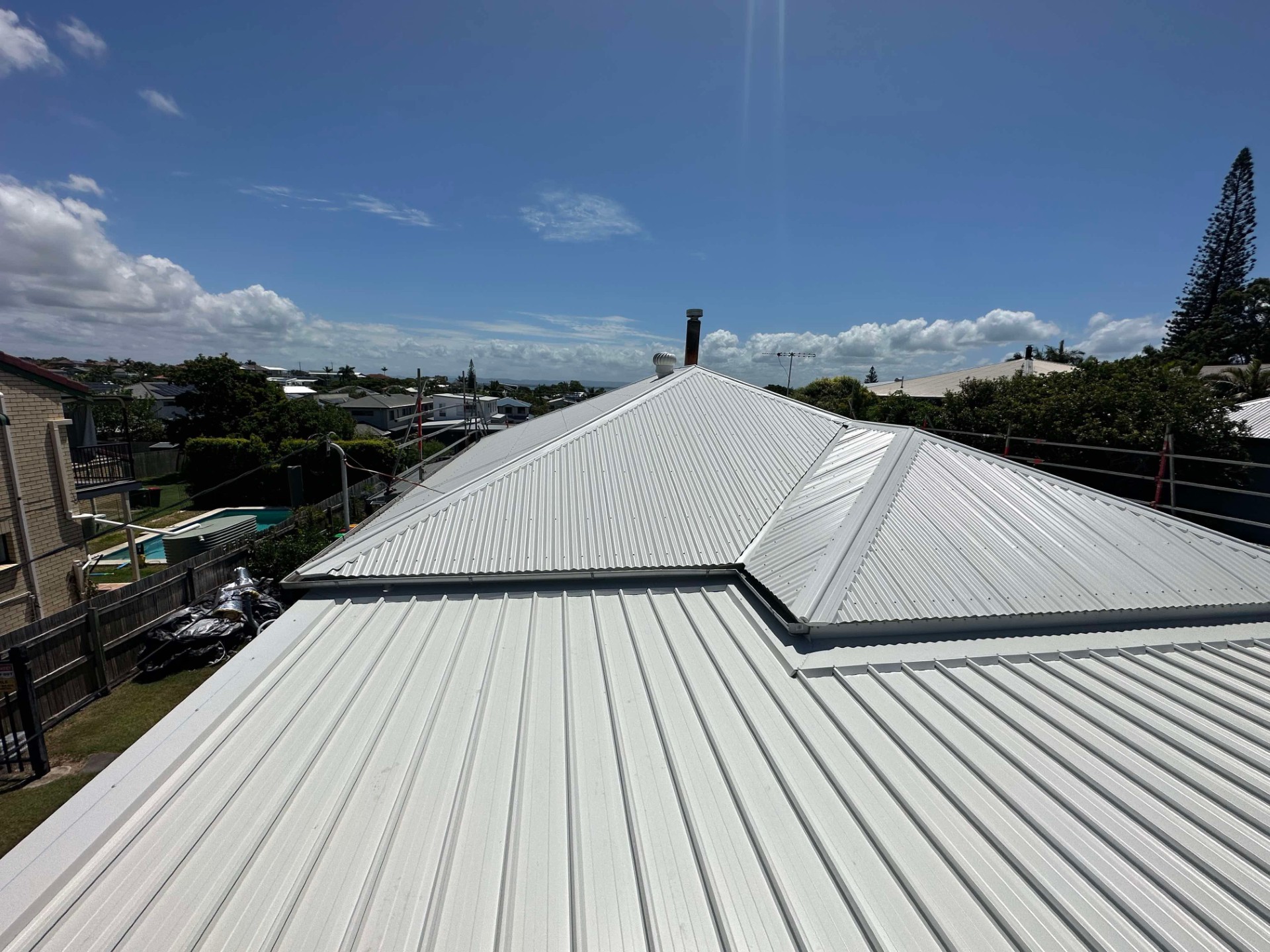 Newly replaced Colorbond metal roof on a Gold Coast home by ELEV8